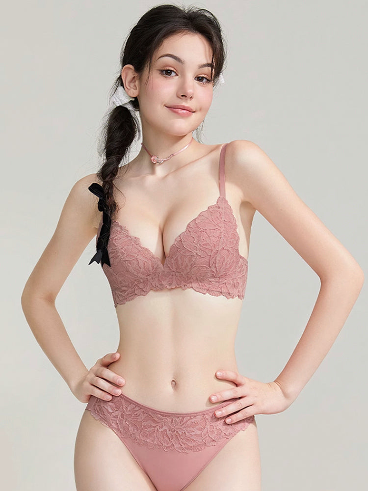 【ノンワイヤー盛れ】谷間メイク 総レースブラ