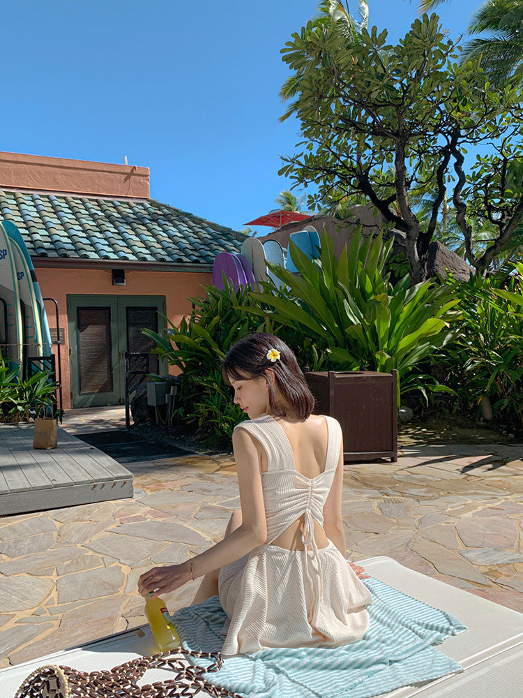 【ノンワイヤー】体型カバーワンピース 背中露出範囲調節可能 ショーツ付き