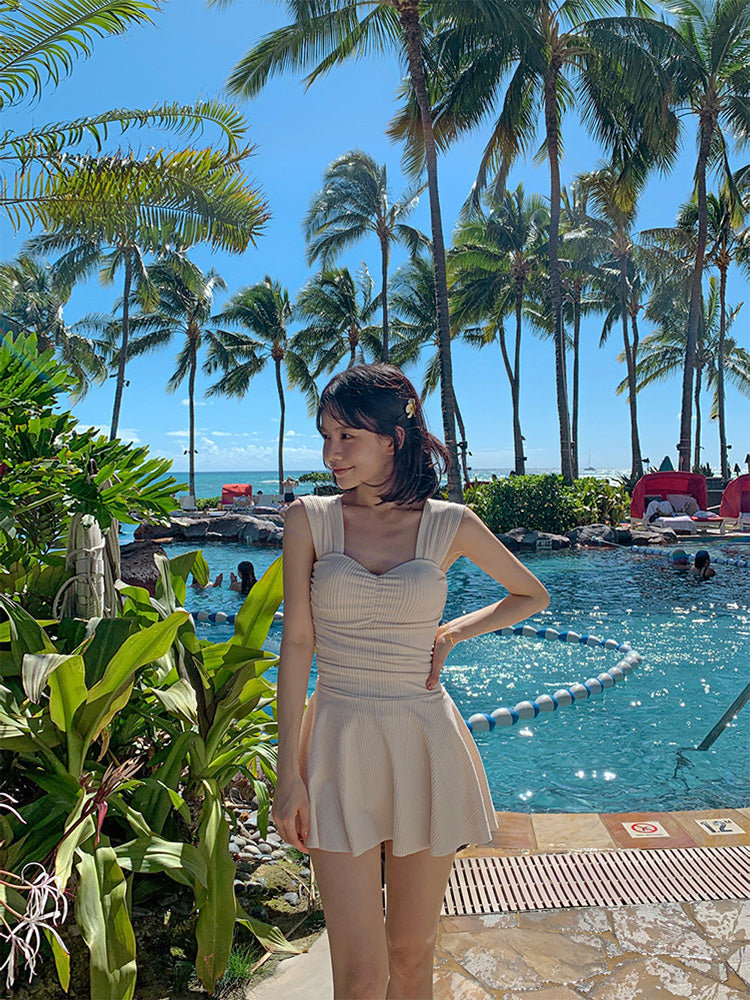 【ノンワイヤー】体型カバーワンピース 背中露出範囲調節可能 ショーツ付き