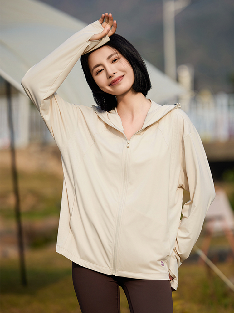 【在庫処分】顔まで全面的に日焼け止め!接触冷感パーカー(女性)