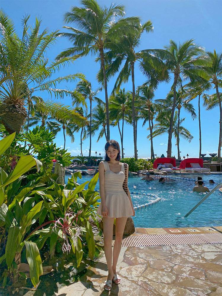 【ノンワイヤー】体型カバーワンピース 背中露出範囲調節可能 ショーツ付き