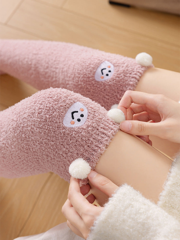 もこもこ可愛い熊ルームソックス