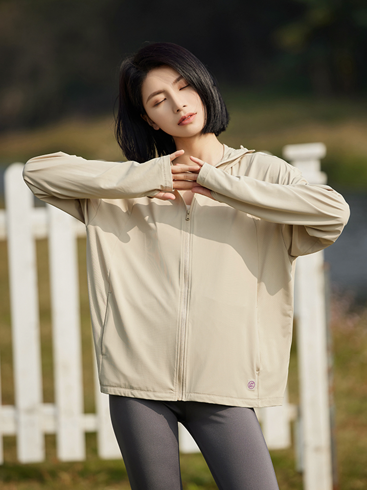 【在庫処分】顔まで全面的に日焼け止め!接触冷感パーカー(女性)