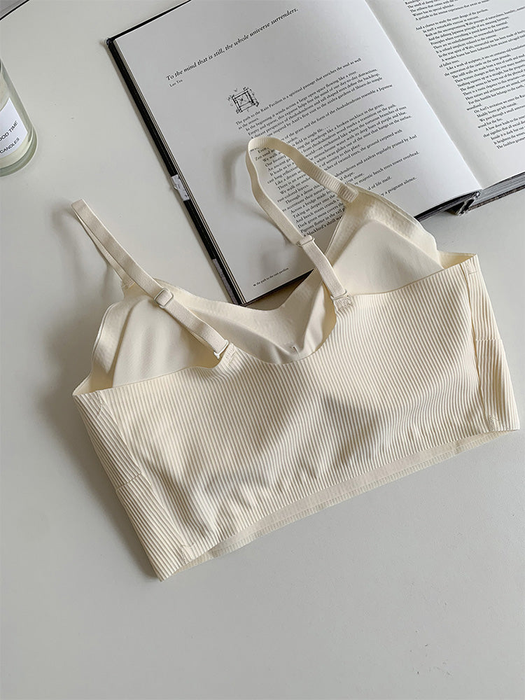 【ノンワイヤー】美背中シームレスブラトップ