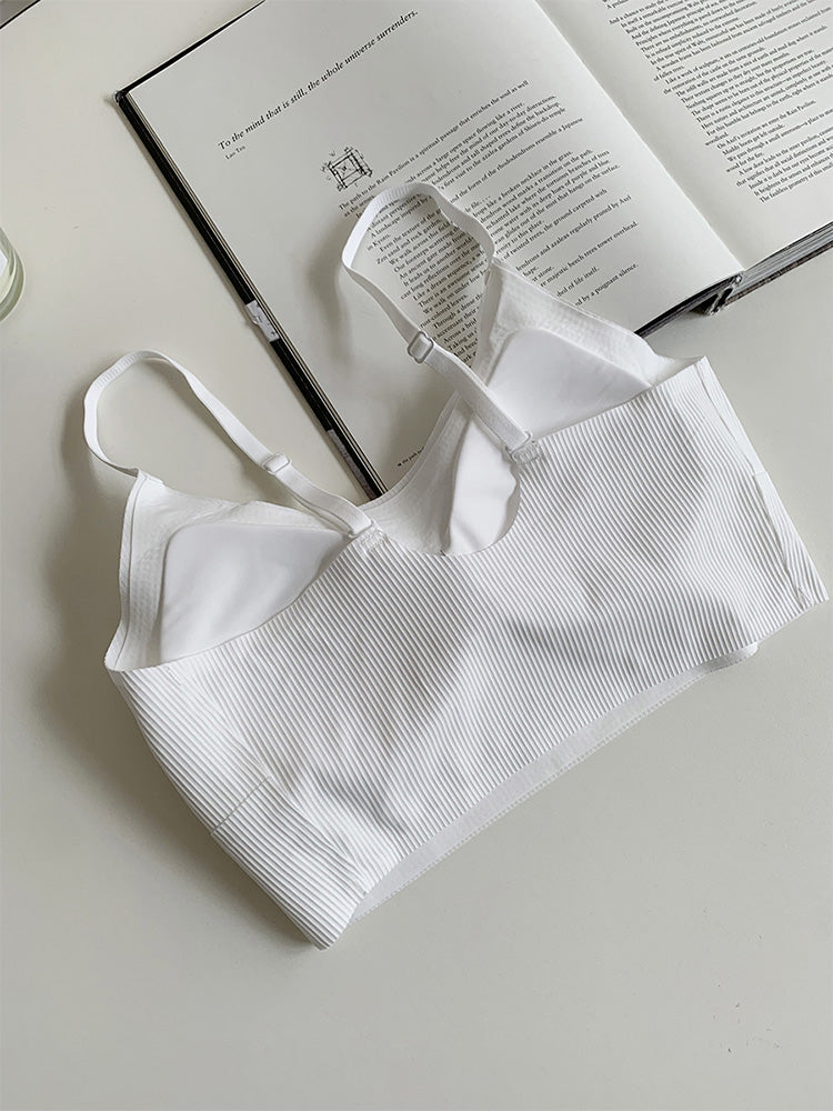 【ノンワイヤー】美背中シームレスブラトップ