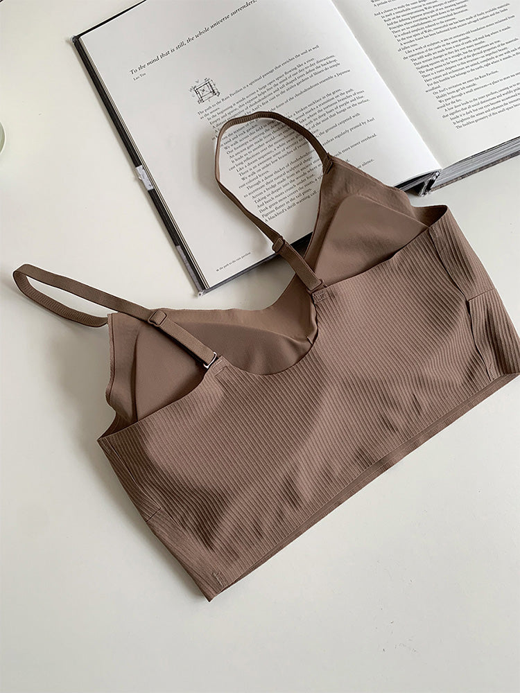 【ノンワイヤー】美背中シームレスブラトップ