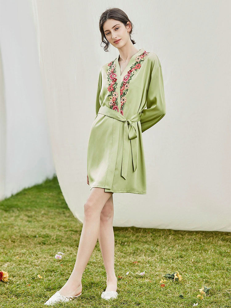 【ガウン】刺しゅう花柄 ベルト付きガウン