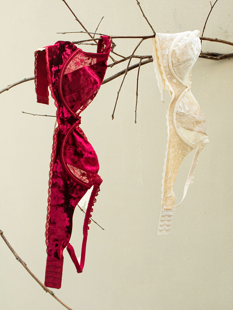 【エアリー・ノンワイヤー】上品な光沢のベロア&レース ブラ&ショーツ