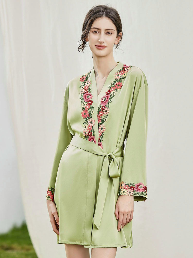 【ガウン】刺しゅう花柄 ベルト付きガウン