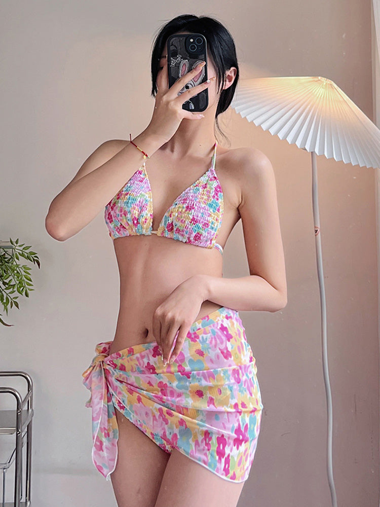 【ノンワイヤー】パレオ付き かわいい花柄ビキニ3点セット