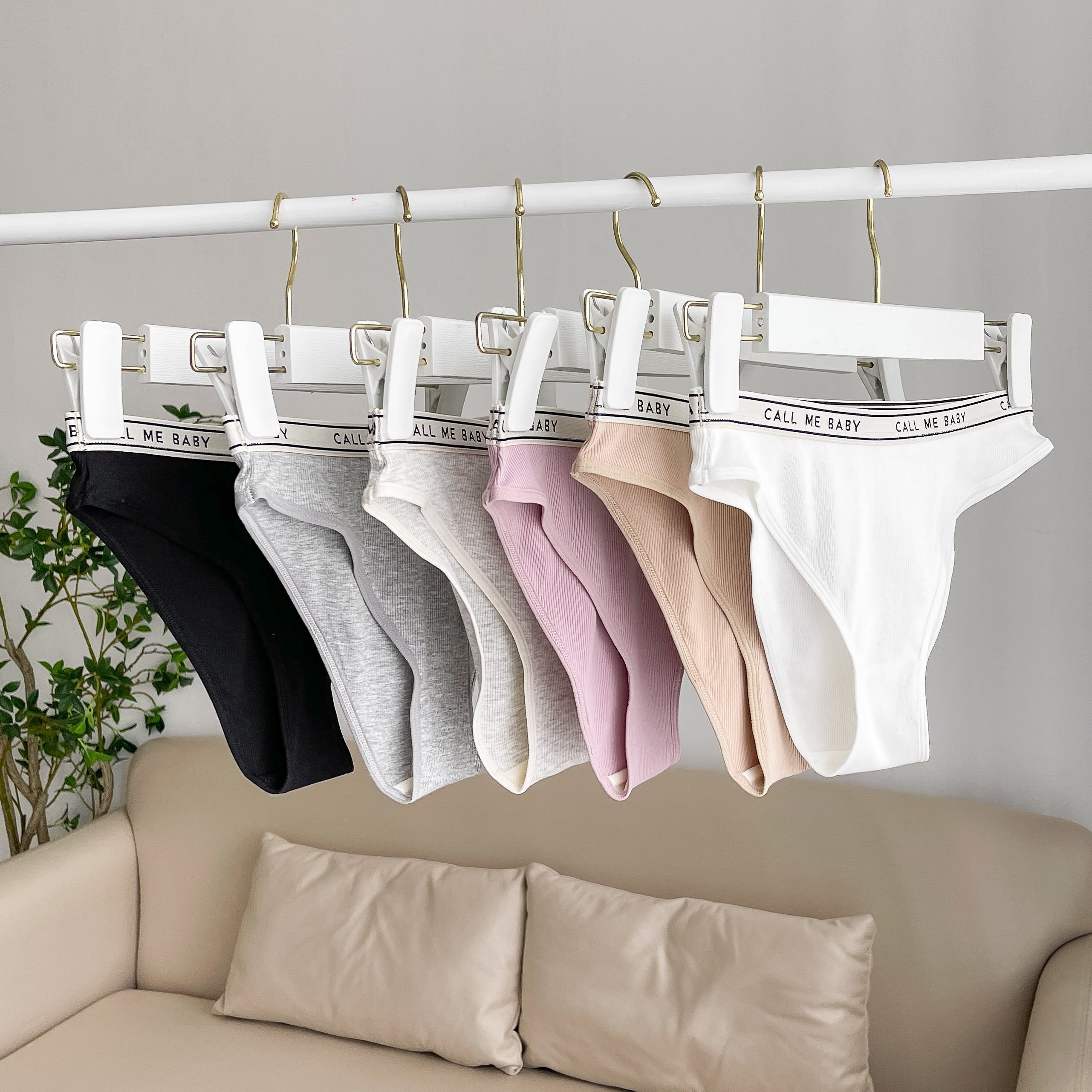 ウエストゴム英字ロゴ入り カジュアルショーツ