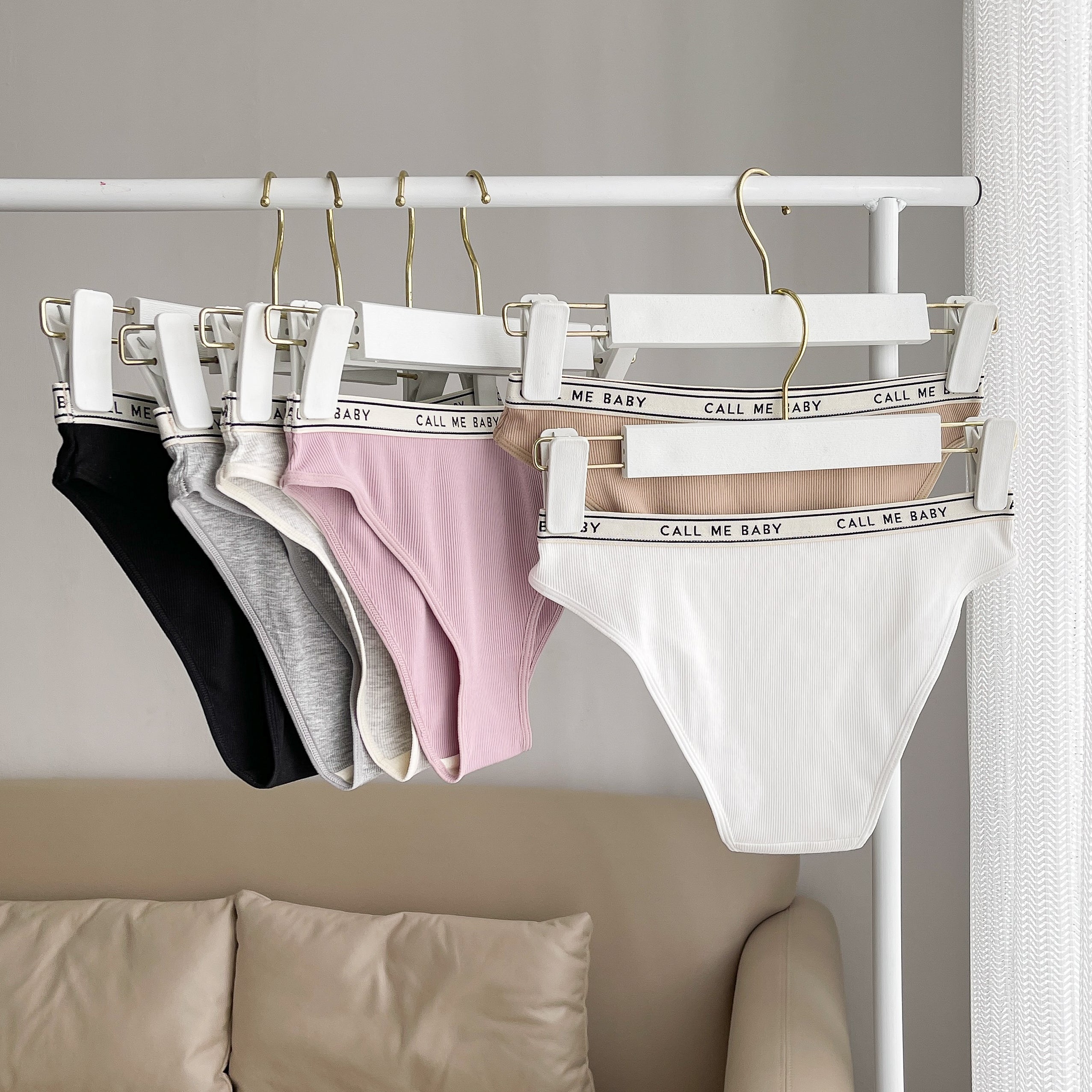 ウエストゴム英字ロゴ入り カジュアルショーツ