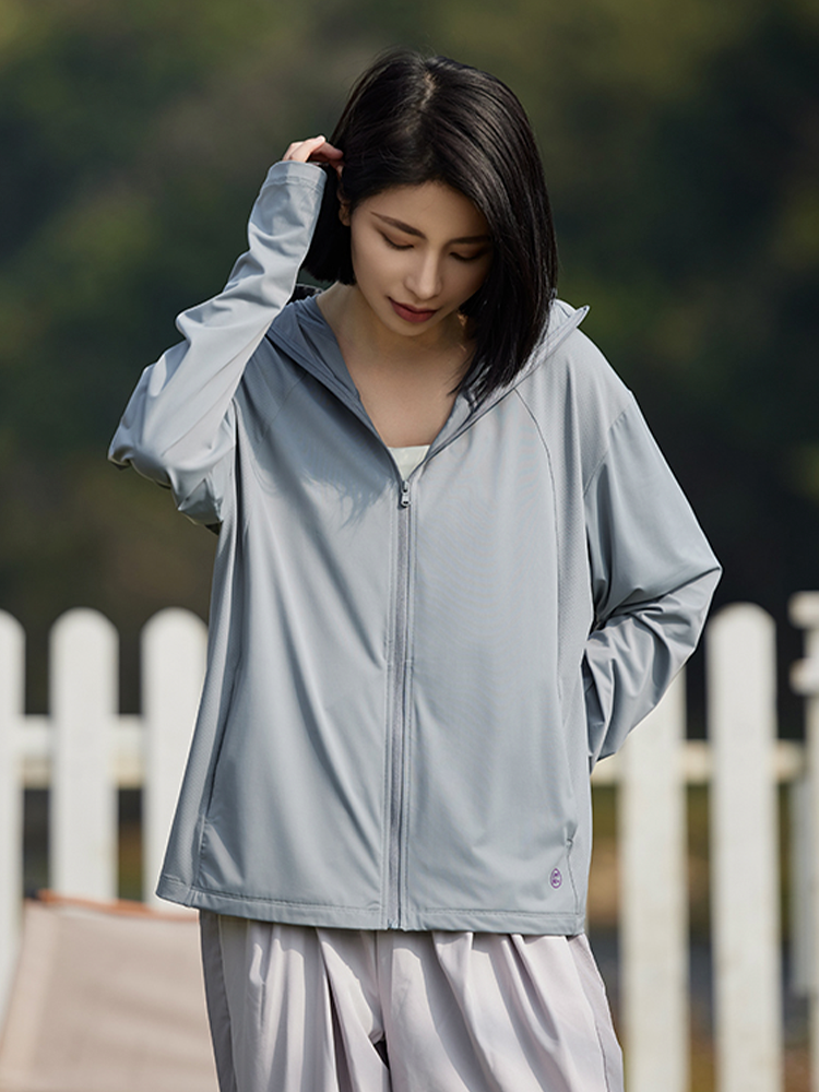 【在庫処分】顔まで全面的に日焼け止め!接触冷感パーカー(女性)