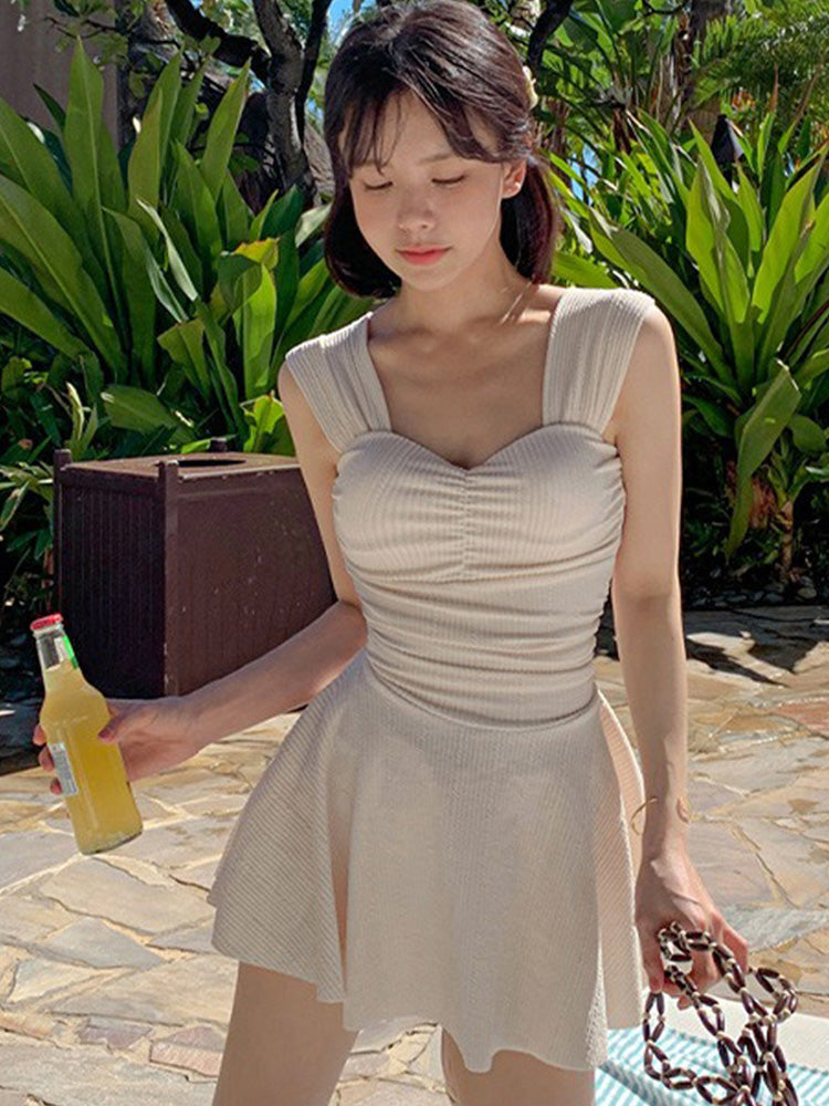 【ノンワイヤー】体型カバーワンピース 背中露出範囲調節可能 ショーツ付き