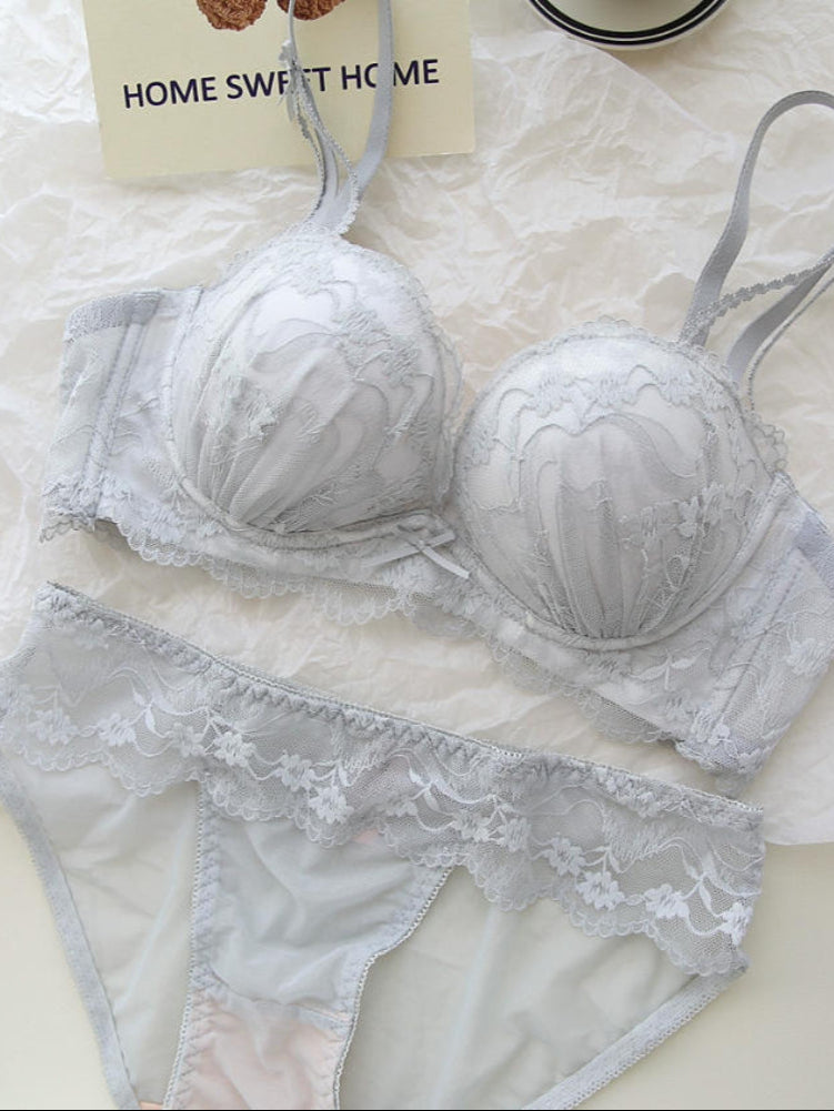 【ノンワイヤー】ふわっと盛れる 花柄総レースブラ&ショーツ