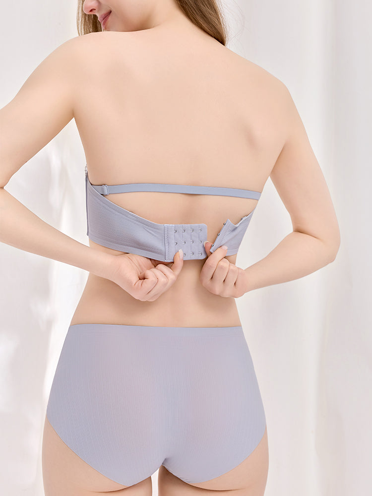 ズレにくい!盛れるストラップレスブラ&ショーツ