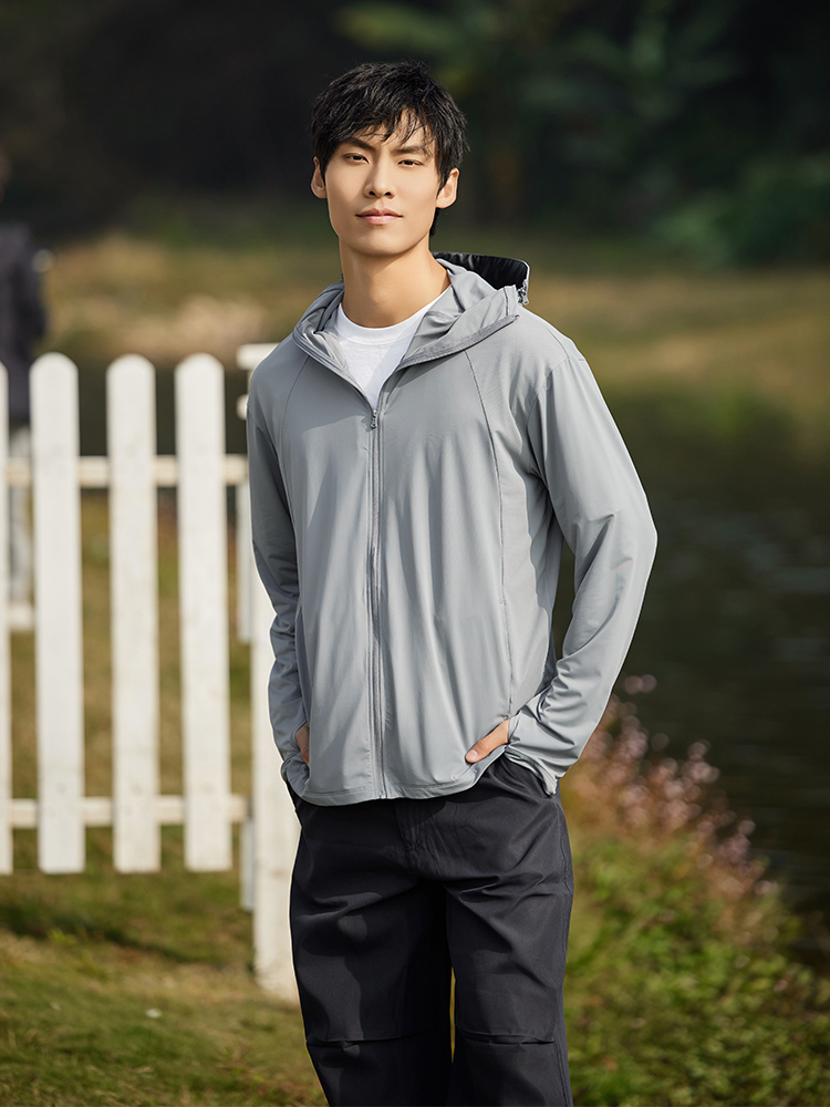 【在庫処分】顔まで全面的に日焼け止め!接触冷感パーカー(男性)