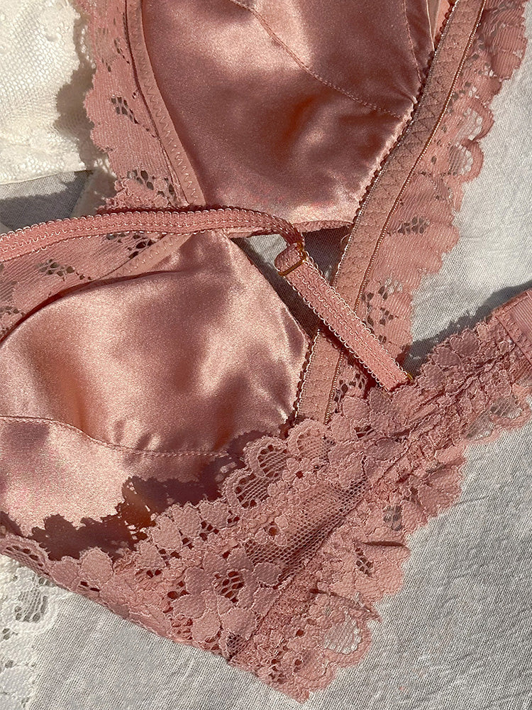 【在庫処分・ノンワイヤー】薄手シルク裏地 総レースノンワイヤーブラ