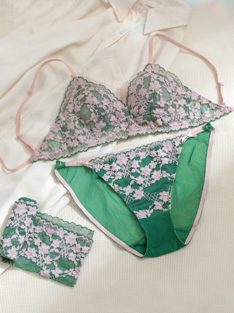 【ノンワイヤー】軽やかな着心地 総レース配色ブラ&ショーツ