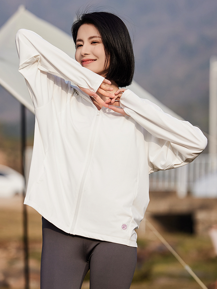 【在庫処分】顔まで全面的に日焼け止め!接触冷感パーカー(女性)