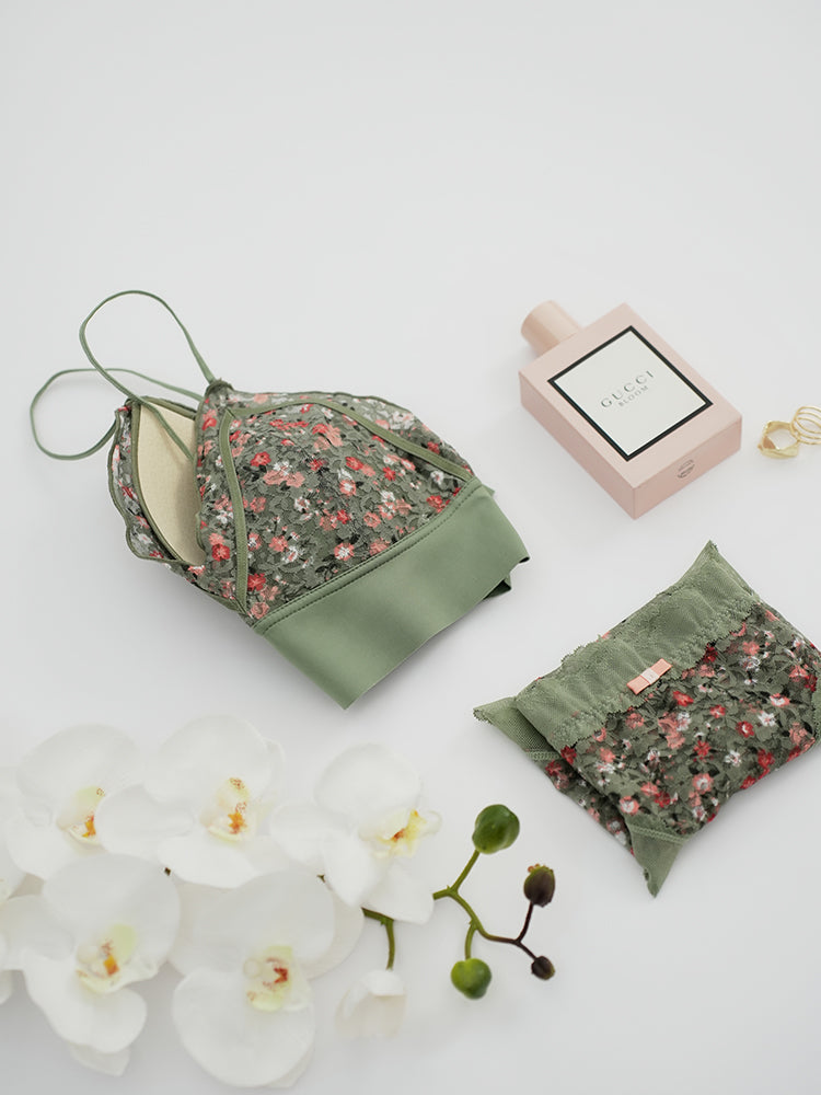 【ノンワイヤー】繊細な花柄の総レースノンワイヤーブラ