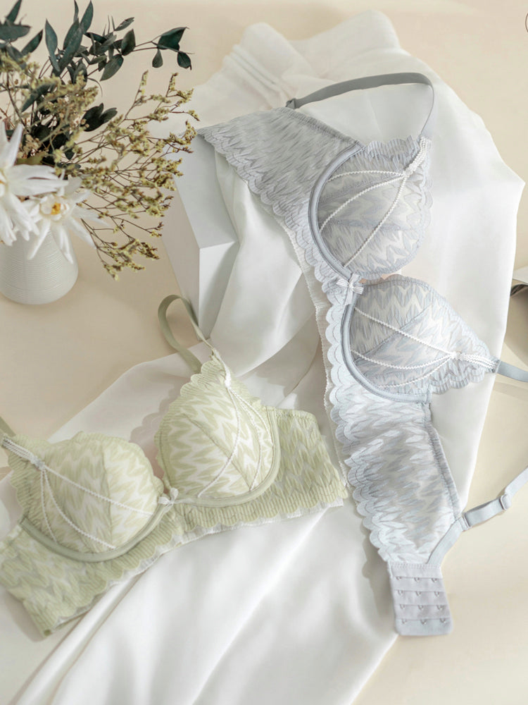 【ノンワイヤー盛れる】総レース 下厚パッドブラ&ショーツ