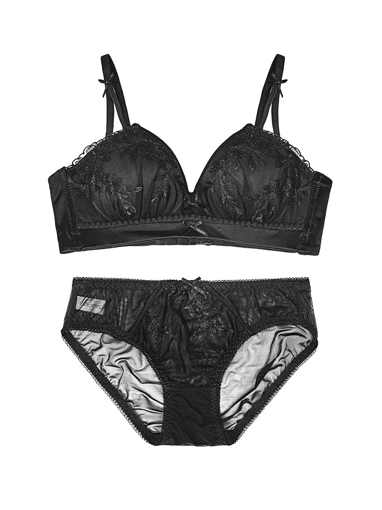 【ノンワイヤー盛れる】刺繍レースブラ&ショーツセット 1/2カップ