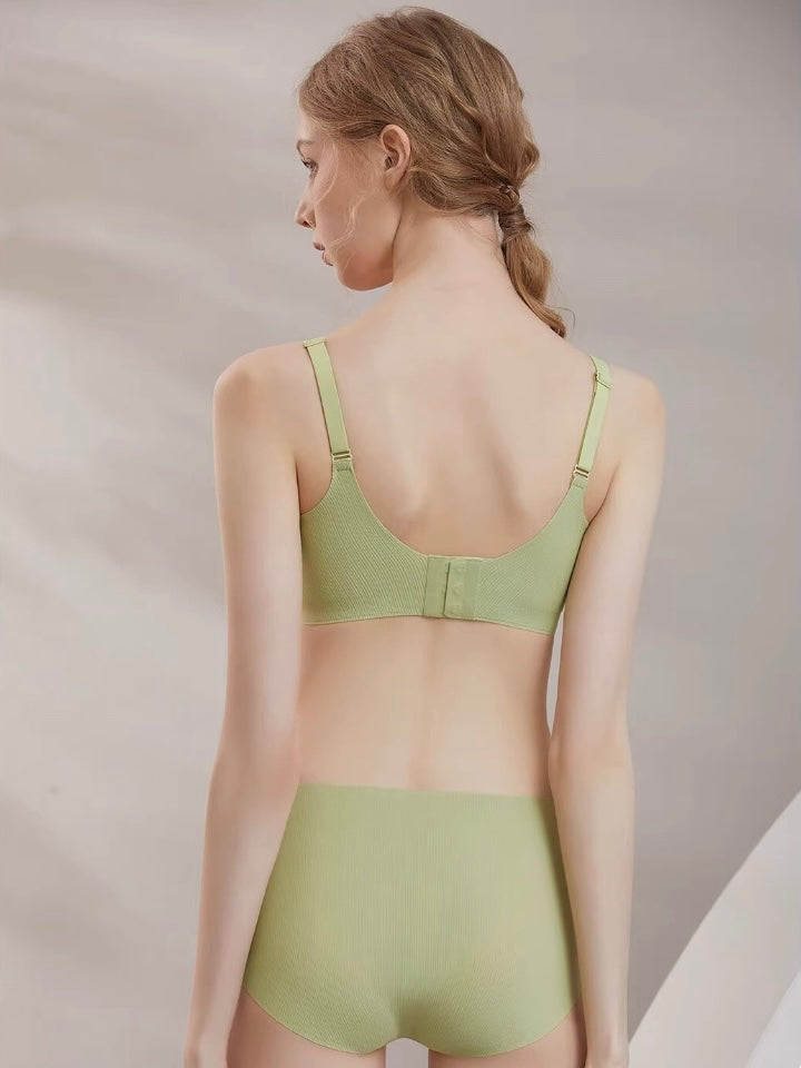 【ノンワイヤー】無縫製 蒸れにくく シームレス ブラ