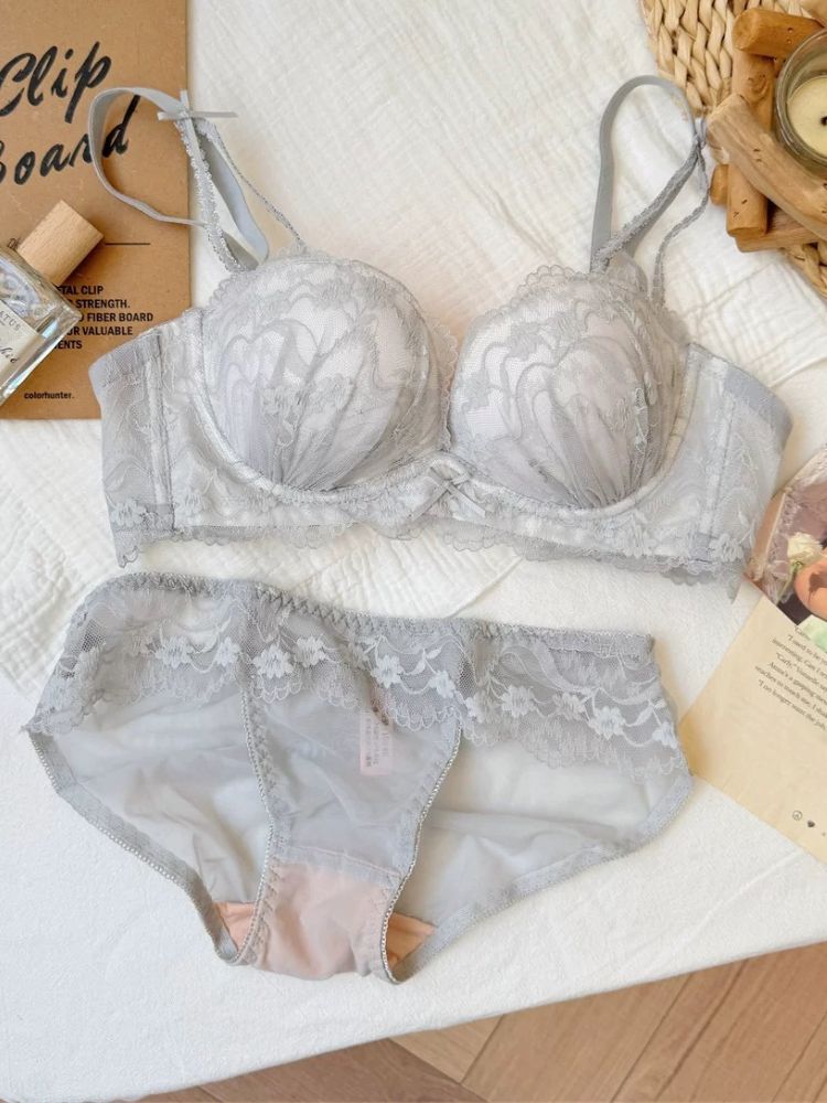 【ノンワイヤー】ふわっと盛れる 花柄総レースブラ&ショーツ