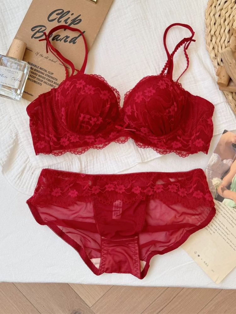 【ノンワイヤー】ふわっと盛れる 花柄総レースブラ&ショーツ