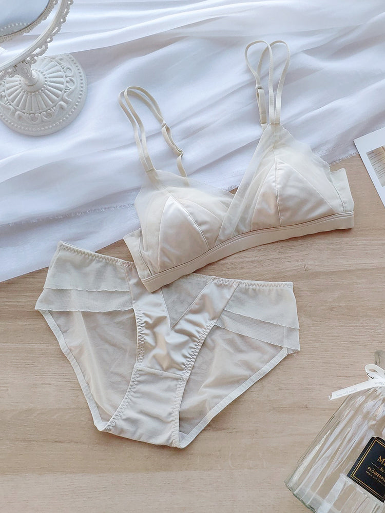 【ノンワイヤー】光沢感ワイヤレス 通気ブラ&ショーツ