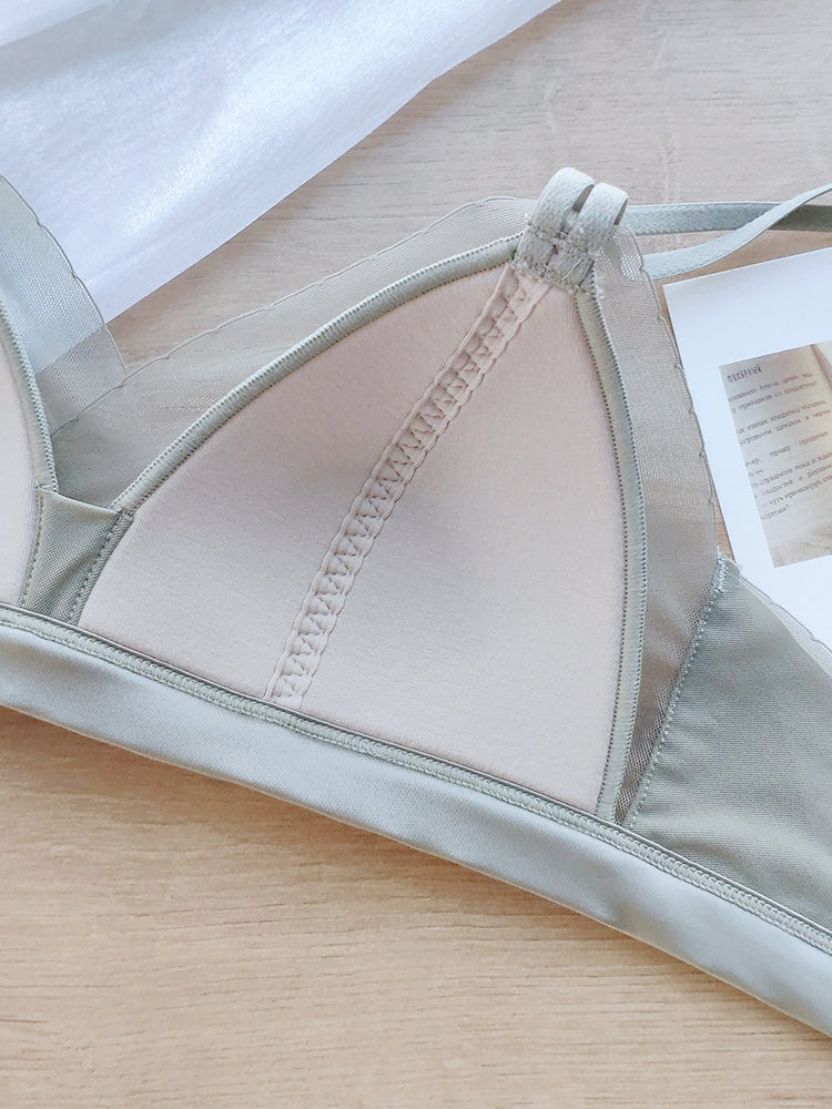 【ノンワイヤー】光沢感ワイヤレス 通気ブラ&ショーツ