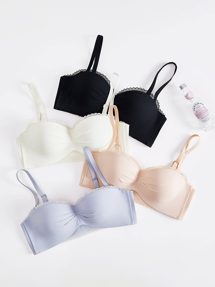 ズレにくい！盛れるストラップレスブラ&ショーツ