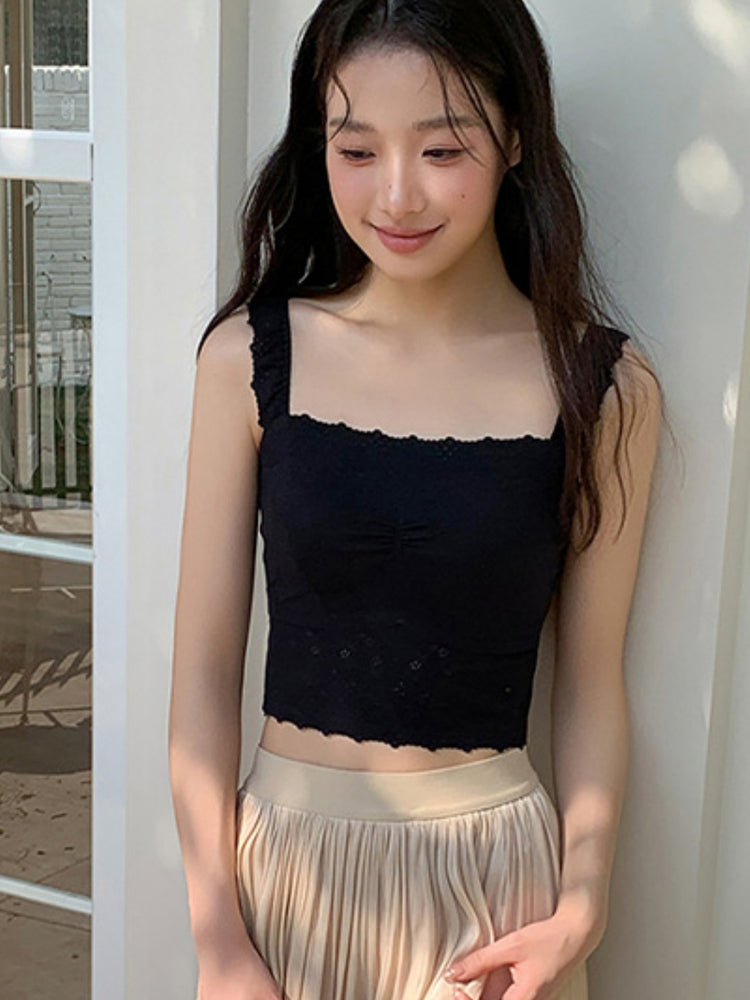 肩まで美しく魅せる カップ付きキャミ