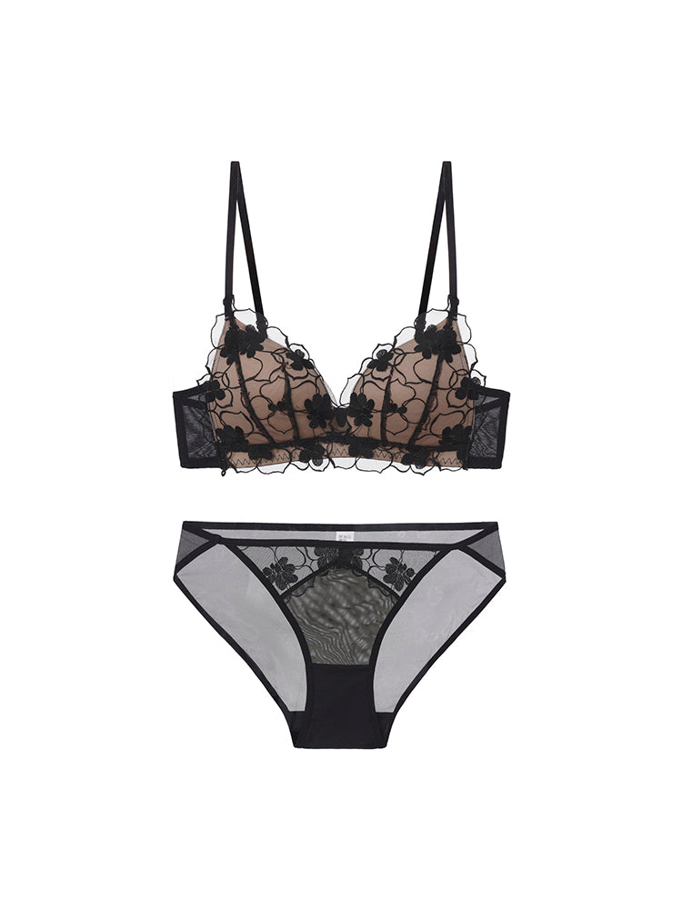 【ノンワイヤー】大花柄刺繍レース 美背中ブラ＆ショーツ