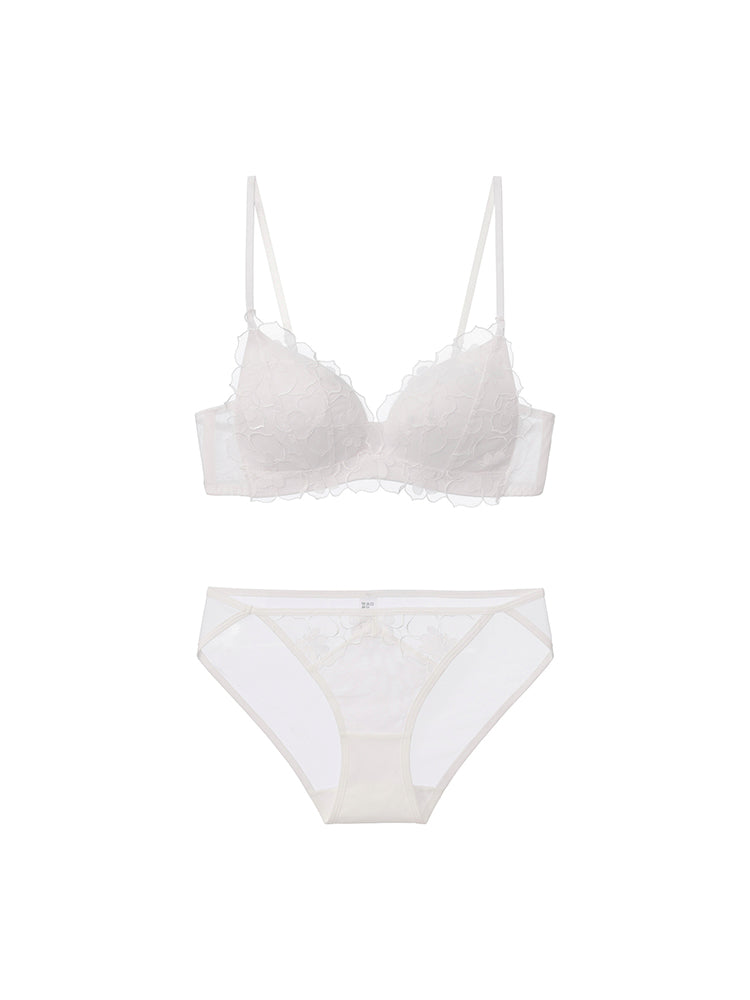 【ノンワイヤー】大花柄刺繍レース 美背中ブラ＆ショーツ